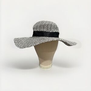 No Brand Women’s Large Wide Brim Floppy Hat Black & White With Black Ribbon